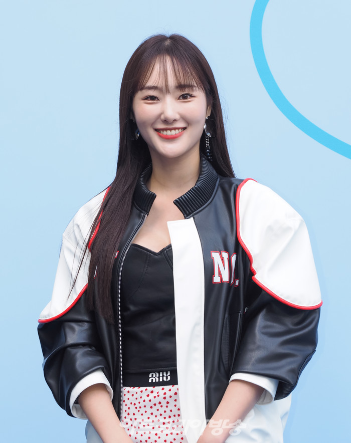 2024 SS 서울패션위크 홀리넘버세븐 컬렉션 포토월 행사(손지영) 2023.09.06 사진 ⓒ아트코리아방송 이용선 기자