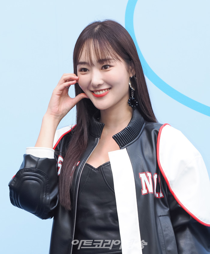 2024 SS 서울패션위크 홀리넘버세븐 컬렉션 포토월 행사(손지영) 2023.09.06 사진 ⓒ아트코리아방송 이용선 기자