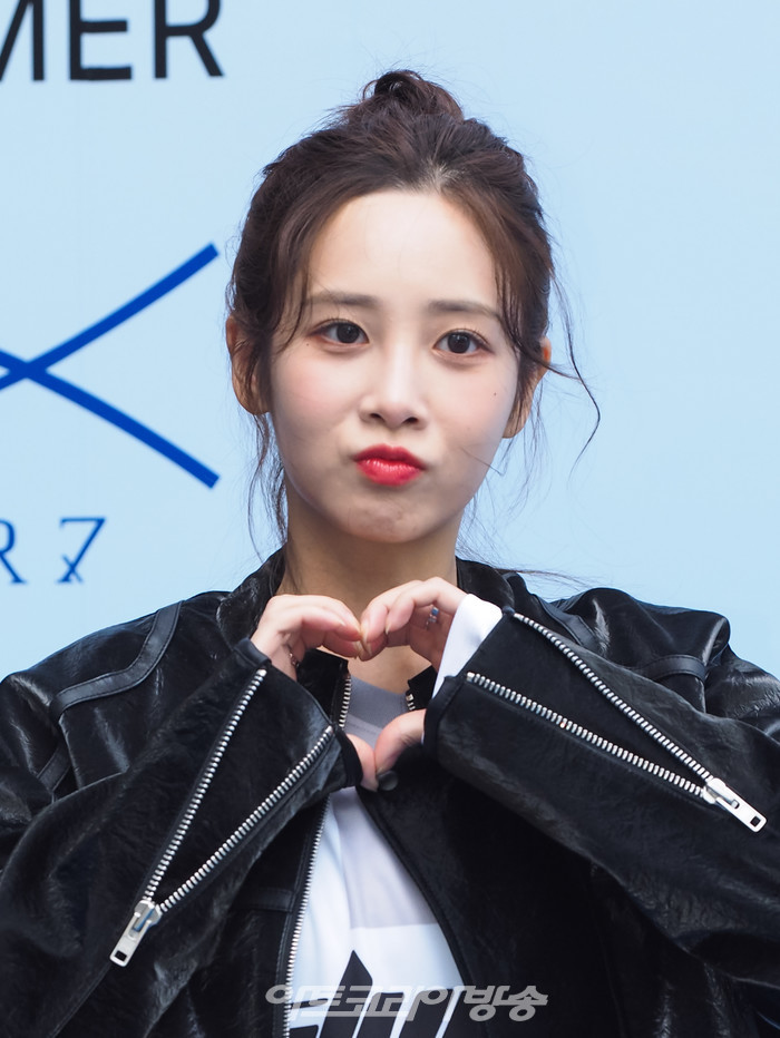 2024 SS 서울패션위크 홀리넘버세븐 컬렉션 포토월 행사(유지애) 2023.09.06 사진 ⓒ아트코리아방송 이용선 기자