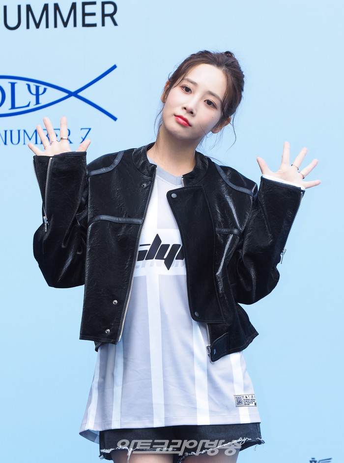 2024 SS 서울패션위크 홀리넘버세븐 컬렉션 포토월 행사(유지애) 2023.09.06 사진 ⓒ아트코리아방송 이용선 기자