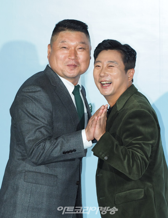 2024 SS 서울패션위크 메트로시티 컬렉션 포토월 행사(강호동-이수근) 2023.09.09 사진 ⓒ아트코리아방송 이용선 기자