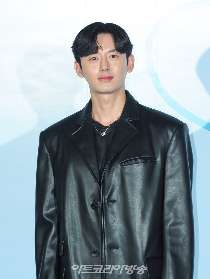 2024 SS 서울패션위크 메트로시티 컬렉션 포토월 행사(이지훈) 2023.09.09 사진 ⓒ아트코리아방송 이용선 기자