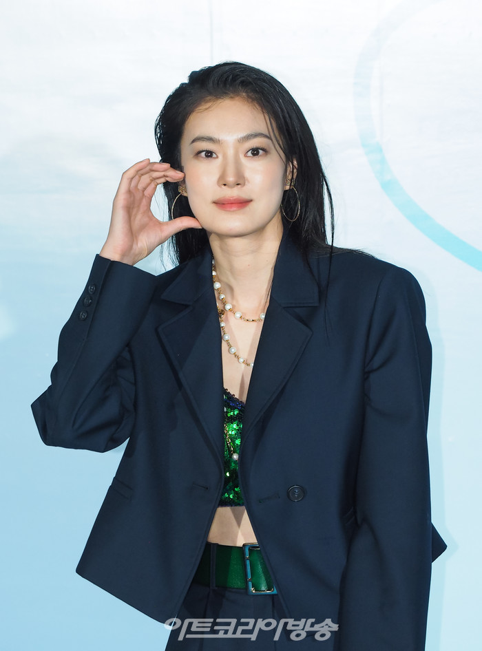 2024 SS 서울패션위크 메트로시티 컬렉션 포토월 행사(옥자연) 2023.09.09 사진 ⓒ아트코리아방송 이용선 기자