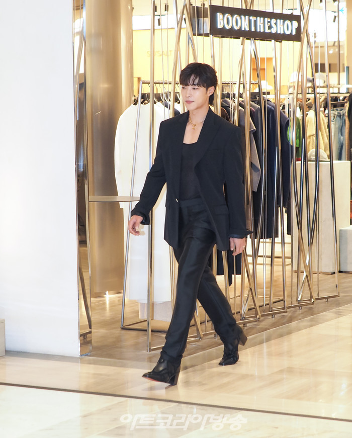 딘반(dinh van) 매장 오픈 기념 포토월 행사(우도환). 2023.09.20 사진 ⓒ아트코리아방송 이용선 기자