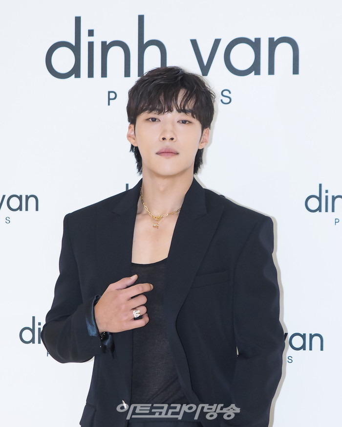 딘반(dinh van) 매장 오픈 기념 포토월 행사(우도환). 2023.09.20 사진 ⓒ아트코리아방송 이용선 기자