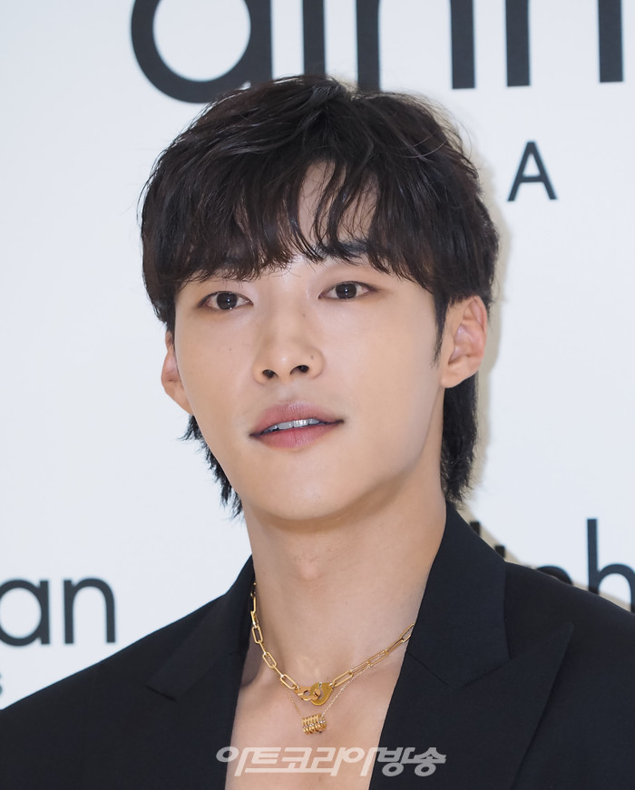 딘반(dinh van) 매장 오픈 기념 포토월 행사(우도환). 2023.09.20 사진 ⓒ아트코리아방송 이용선 기자