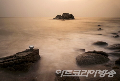 양양금 作 _ Mother's prayer #01_Archival Pigment Print_64x82cm_2015