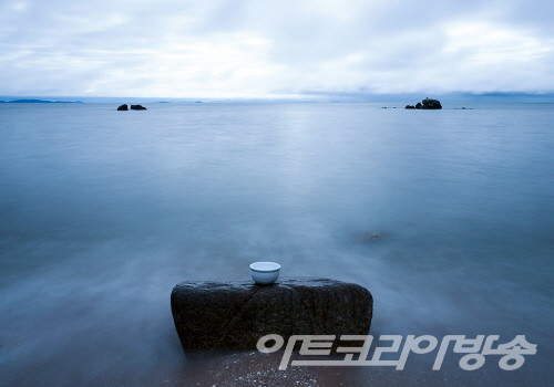 양양금 作 _ Mother's prayer #03_Archival Pigment Print_89x127cm_2015