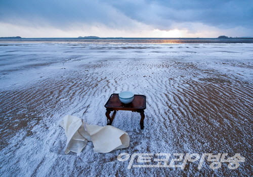 양양금 作 _ Prayer for mother #01_Archival Pigment Print_89x127cm_2018