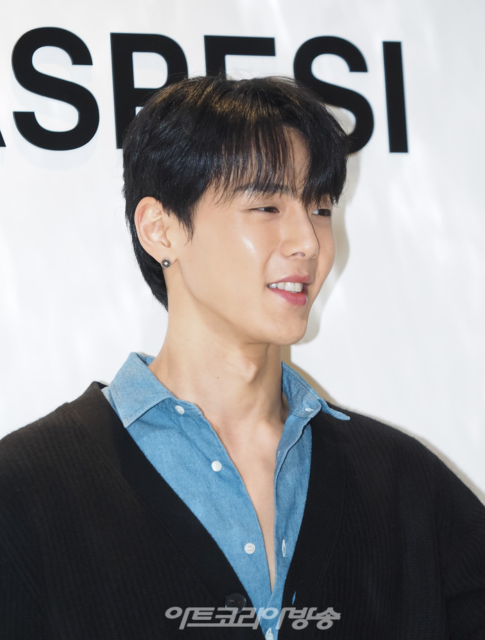 아스페시(ASPESI) 더현대 서울 매장 오픈 기념 포토월 행사. 2023.09.26 사진 ⓒ아트코리아방송 이용선 기자