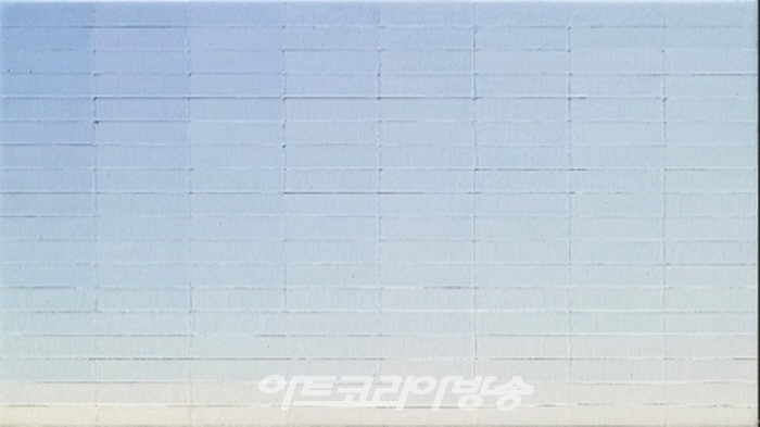 Ostinato(hex93b4e1-f8f9dc)_01, 2022, Mixed media on Canvas, 18x32cm