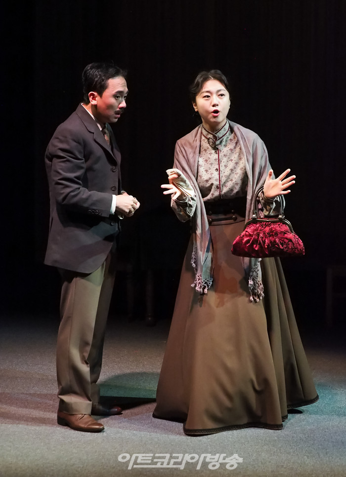 서울시극단 옴니버스극 '굿닥터' 프레스콜(이반 역 이승우, 이반 아내 역 정다정) 2023.10.06 사진 ⓒ아트코리아방송 이용선 기자