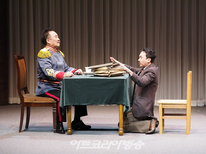 서울시극단 옴니버스극 '굿닥터' 프레스콜(장관 역 김귀선, 이반 역 이승우) 2023.10.06 사진 ⓒ아트코리아방송 이용선 기자