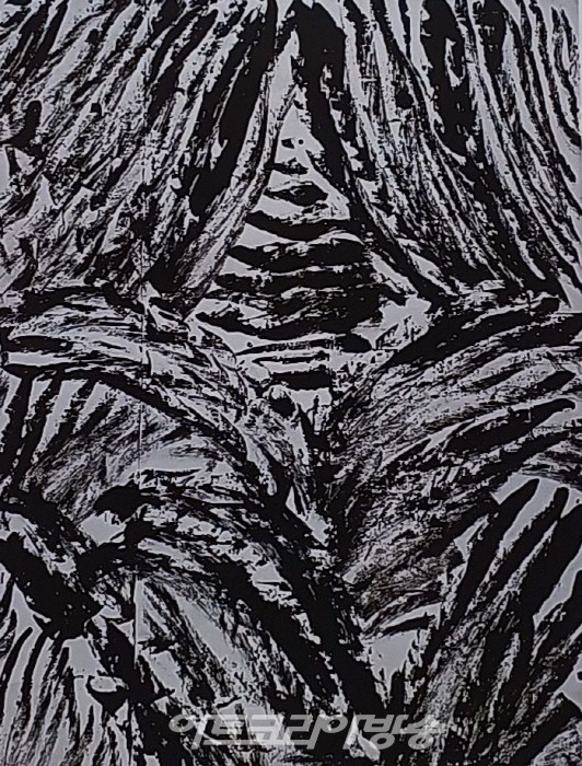 붓의놀림 ㅣ순지.먹.ㅣ135.0×190.0cm.2023