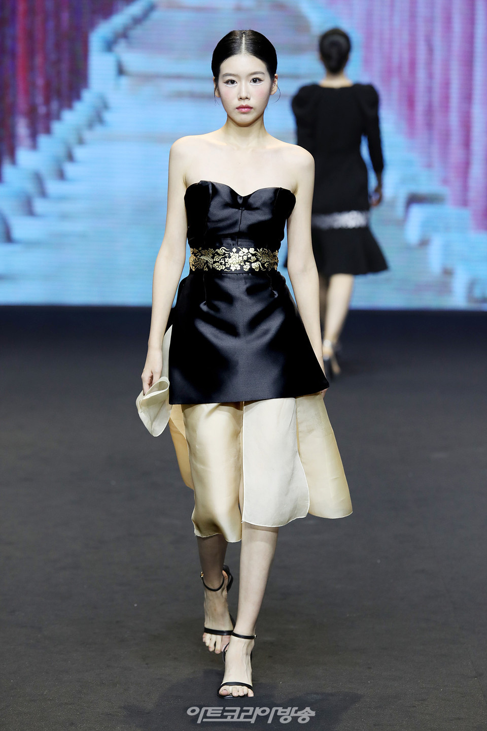 남은영 디자이너 카키바이 패션쇼 (2023 제34회 대구컬렉션)