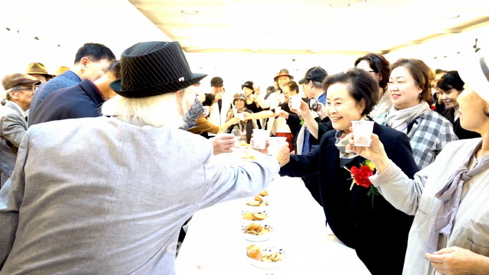 제13회 녹색미술협회전 개막행사-건배제의