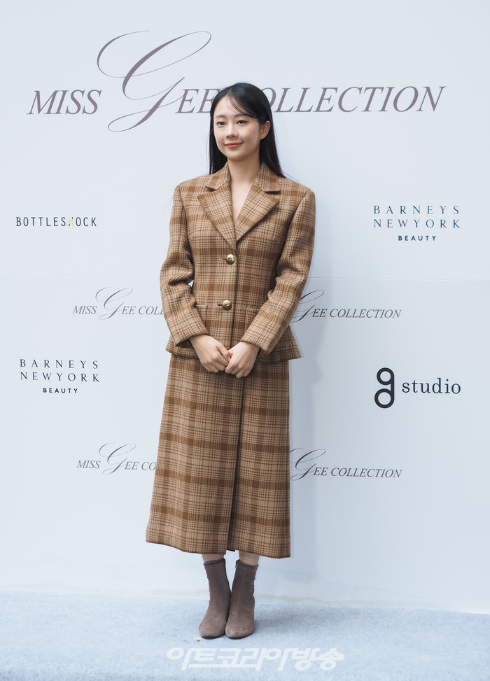 미스지콜렉션 2024 S/S 컬렉션. 2023.10.19 사진 ⓒ아트코리아방송 이용선 기자