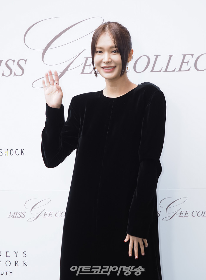 미스지콜렉션 2024 S/S 컬렉션. 2023.10.19 사진 ⓒ아트코리아방송 이용선 기자