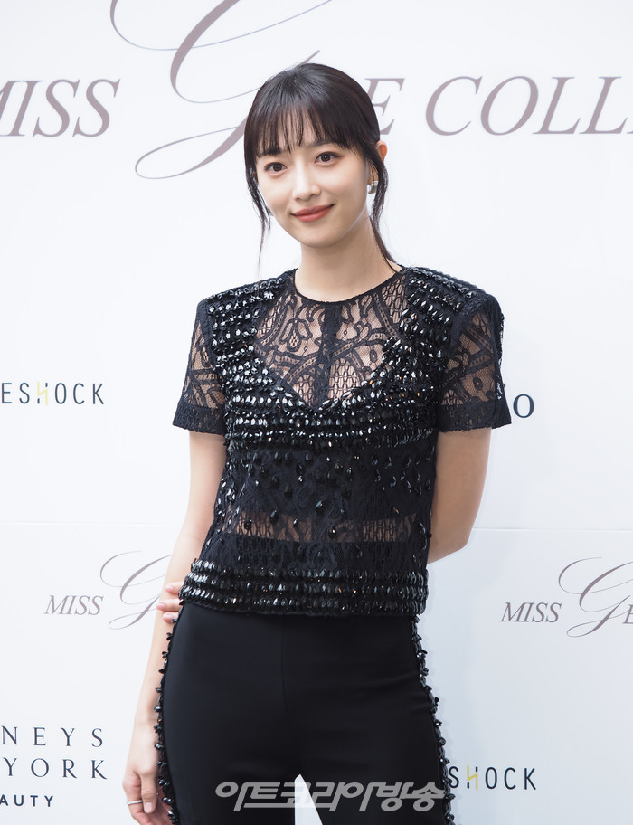 미스지콜렉션 2024 S/S 컬렉션. 2023.10.19 사진 ⓒ아트코리아방송 이용선 기자