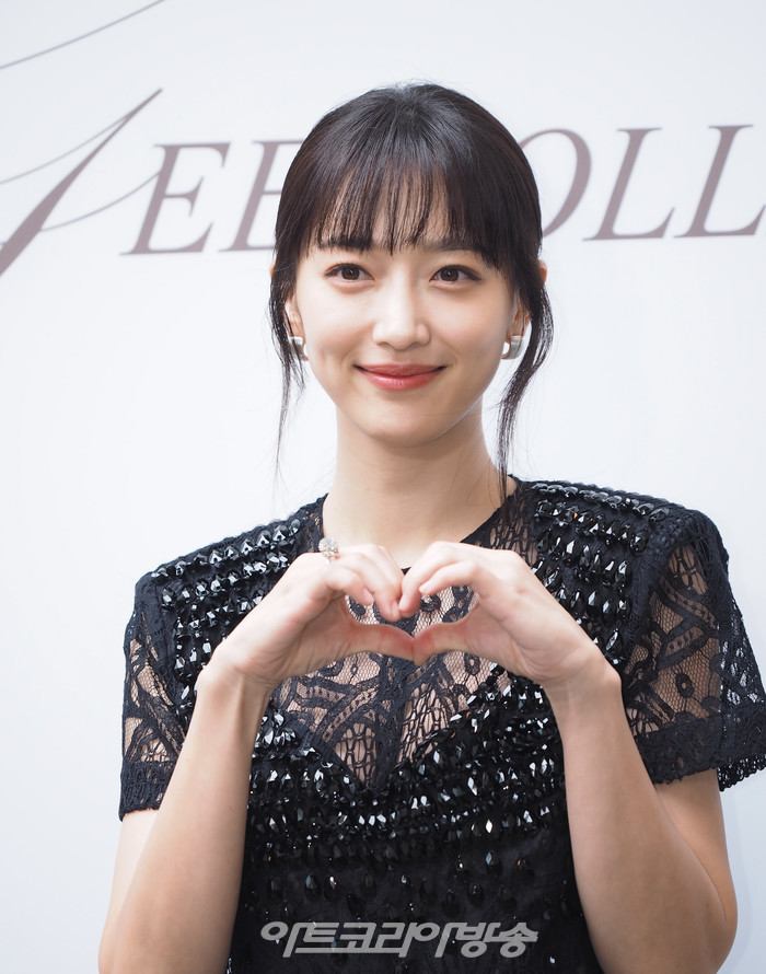 미스지콜렉션 2024 S/S 컬렉션. 2023.10.19 사진 ⓒ아트코리아방송 이용선 기자