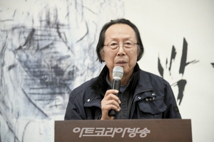 박재호 화백 ‘자율추상’-홍재연 전 경기대교수