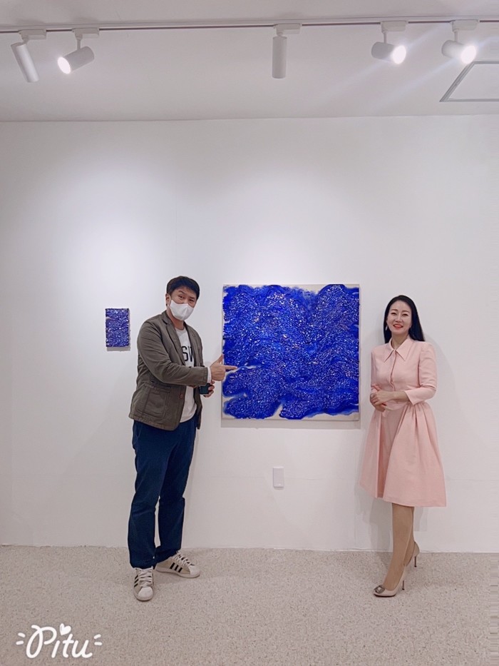 (오른쪽) 정서윤작가