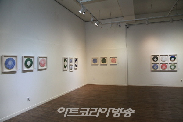 도자회화 김미경 작가 '달항아리에 삶을 담다' 개인전