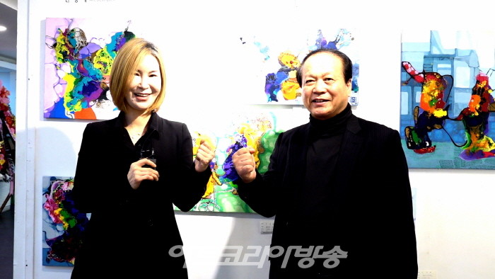안정예 작가와 김한정 아트코리아방송 & 아트코리아문화예술협회 회장