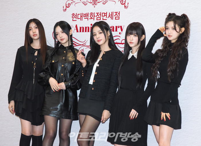 현대백화점면세점 5주년 기념 팝업 행사(사진 왼쪽부터 뉴진스 혜인-하니-민지-해린-다니엘_ 2023.11.06 사진 ⓒ아트코리아방송 이용선 기자