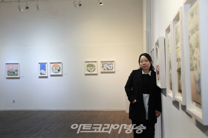 김은경 개인전 '흐르는 대로 바라본다 도자회화' 