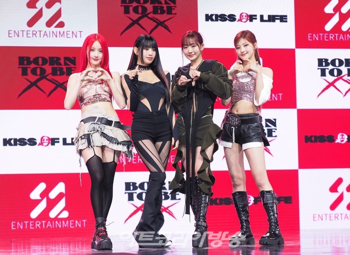 키스오브라이프 두 번째 미니 앨범 '본 투 비 XX'(Born to be XX) 발매 기념 쇼케이스(벨-나띠-쥴리-하늘). 2023.11.08 사진 ⓒ아트코리아방송 이용선 기자​