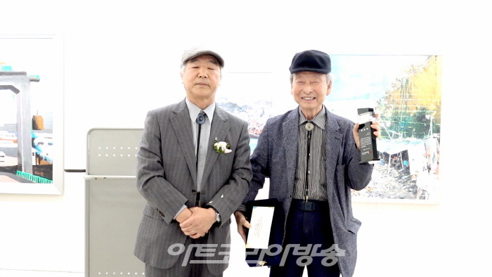 노희정 전 인천원로작가회 회장 공로패 증정