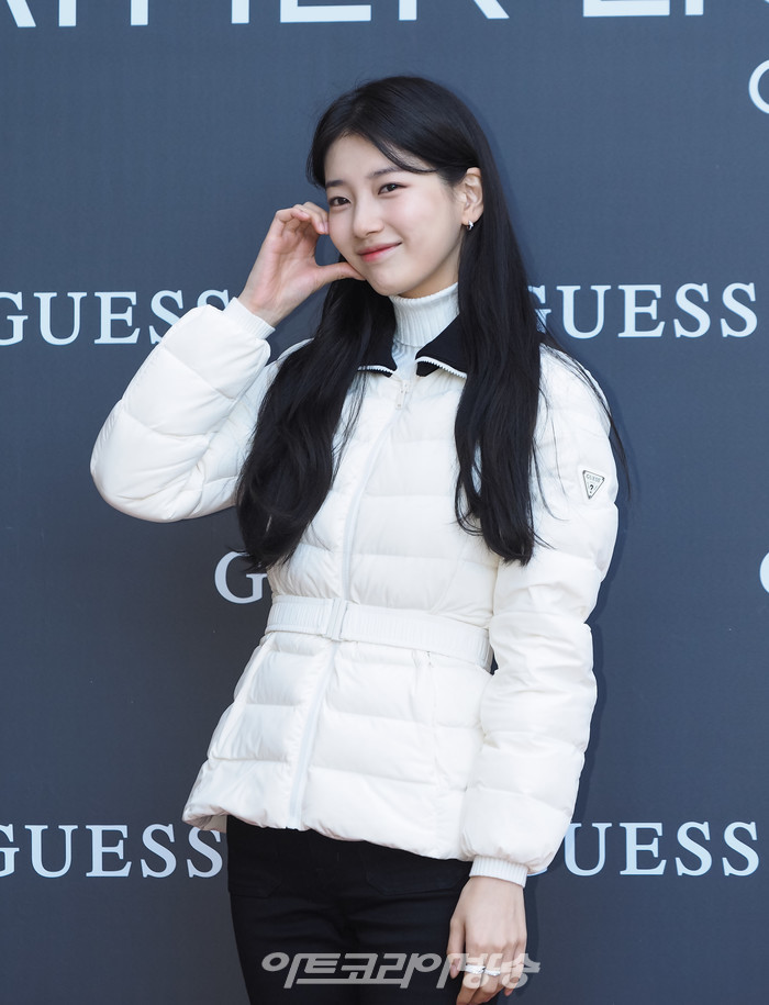 배우 수지 게스(GUESS) '페더라이트'(Feather Light) 팝업 행사. 2023.11.12 사진 ⓒ아트코리아방송 이용선 기자​