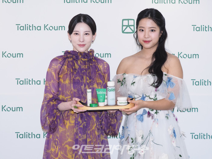 탈리다쿰 국가대표 탁구 신유빈 선수 브랜드 앰버서더 위촉 행사(채문선 대표, 신유빈 선수) 2023.11.16 사진 ⓒ아트코리아방송 이용선 기자