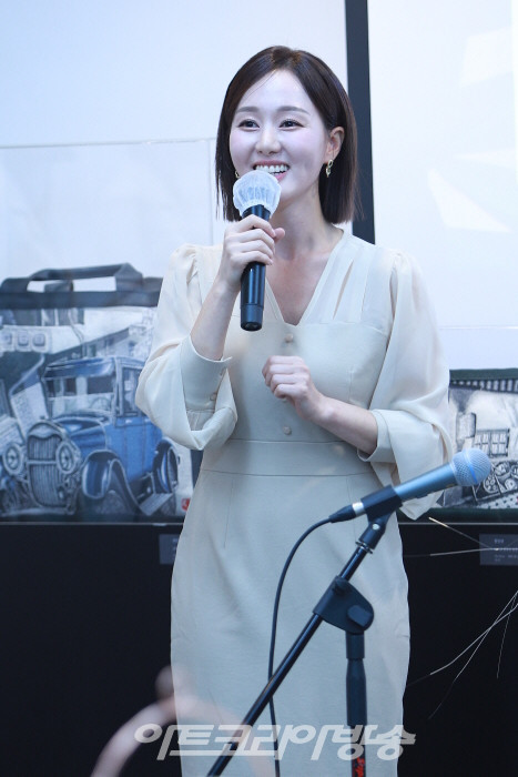 박선아아트캐스터 진행 모습