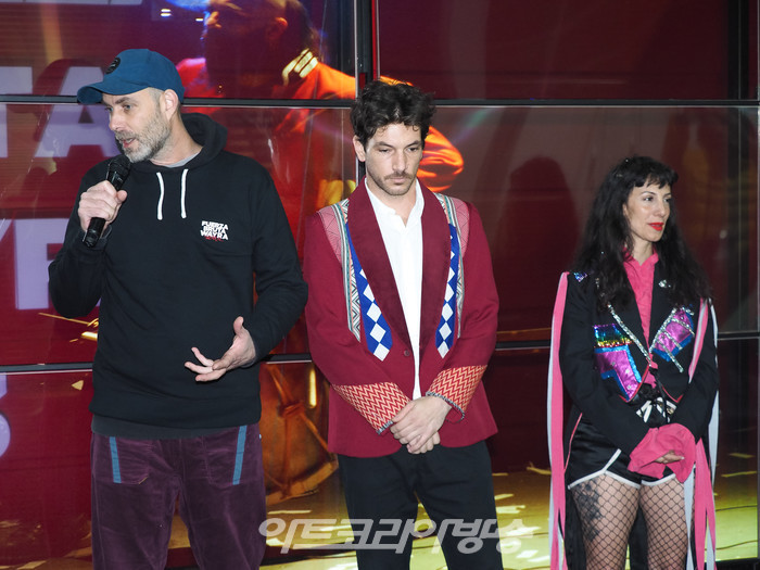 2023 푸에르자 부르타 웨이라 인 서울'(FUERZA BRUTA WAYRA in SEOUL) 기자간담회 (사진 왼쪽부터 세바스찬 구티에즈 무대 감독, 로페즈 아라곤, 멜리나 소아네) 2023.11.17 사진 ⓒ아트코리아방송 이용선 기자