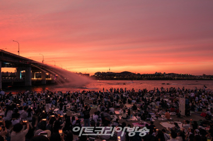 서울시일상사진공모전 _대상_박현진_반포한강공원의 노을