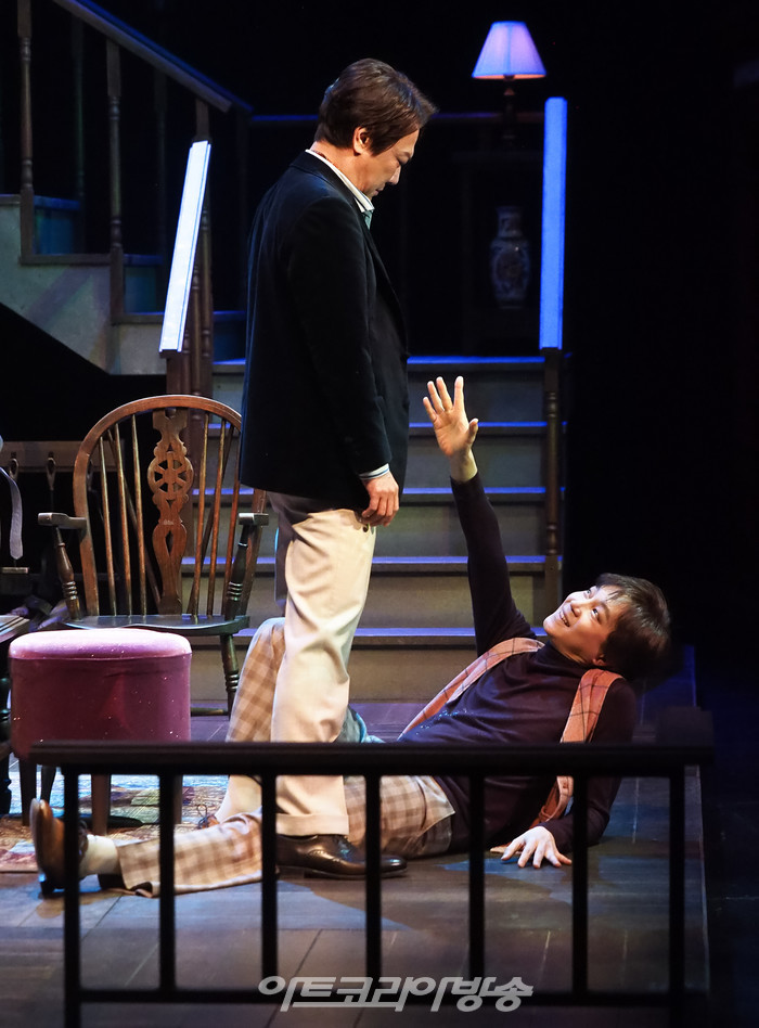 연극 '컬렉션' 프레스콜(제임스 역 강신구, 빌 역 정원조) 2023.12.01 사진 ⓒ아트코리아방송 이용선 기자