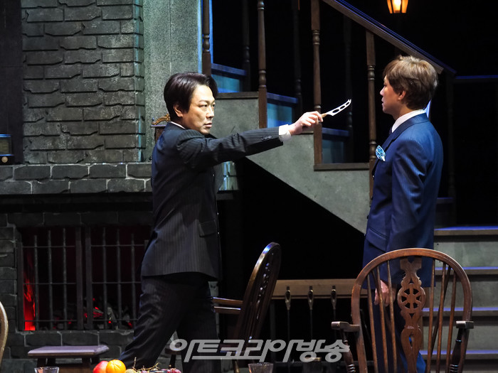 연극 '컬렉션' 프레스콜(제임스 역 강신구, 빌 역 정원조) 2023.12.01 사진 ⓒ아트코리아방송 이용선 기자