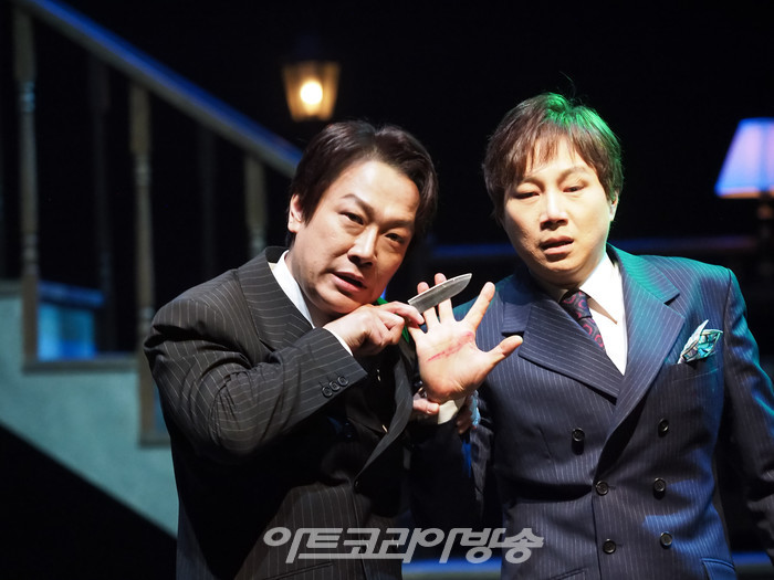 연극 '컬렉션' 프레스콜(제임스 역 강신구, 빌 역 정원조) 2023.12.01 사진 ⓒ아트코리아방송 이용선 기자
