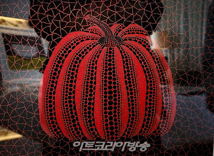 '모니카 아트 청담' 박혜현 대표 & '김혜정 관장' 인터뷰-야요이 쿠사마 작품