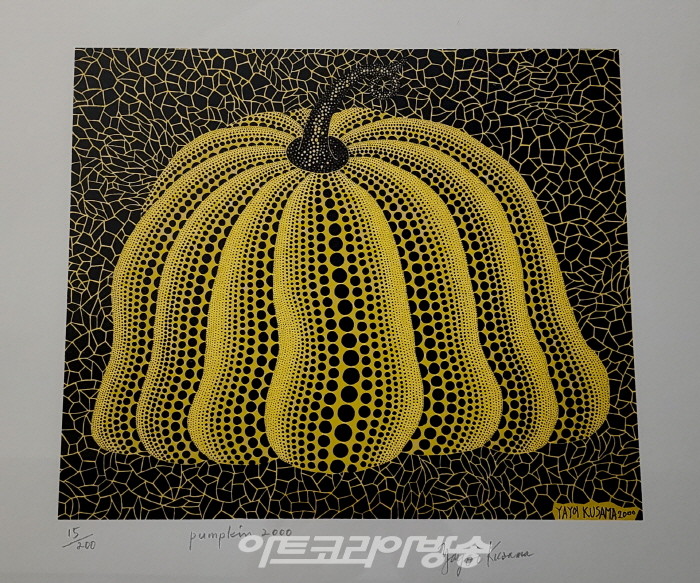 '모니카 아트 청담' 박혜현 대표 & '김혜정 관장' 인터뷰-야요이 쿠사마 작품