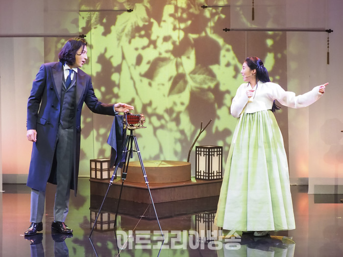 ​창작 뮤지컬 '리진: 빛의 여인' 프레스콜(리진 역 이서영, 콜랭 역 박건형) 2023.12.06 사진 ⓒ아트코리아방송 이용선 기자​