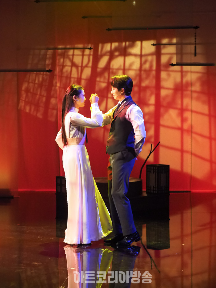 ​창작 뮤지컬 '리진: 빛의 여인' 프레스콜(리진 역 서이빈, 콜랭 역 김이삭) 2023.12.06 사진 ⓒ아트코리아방송 이용선 기자​
