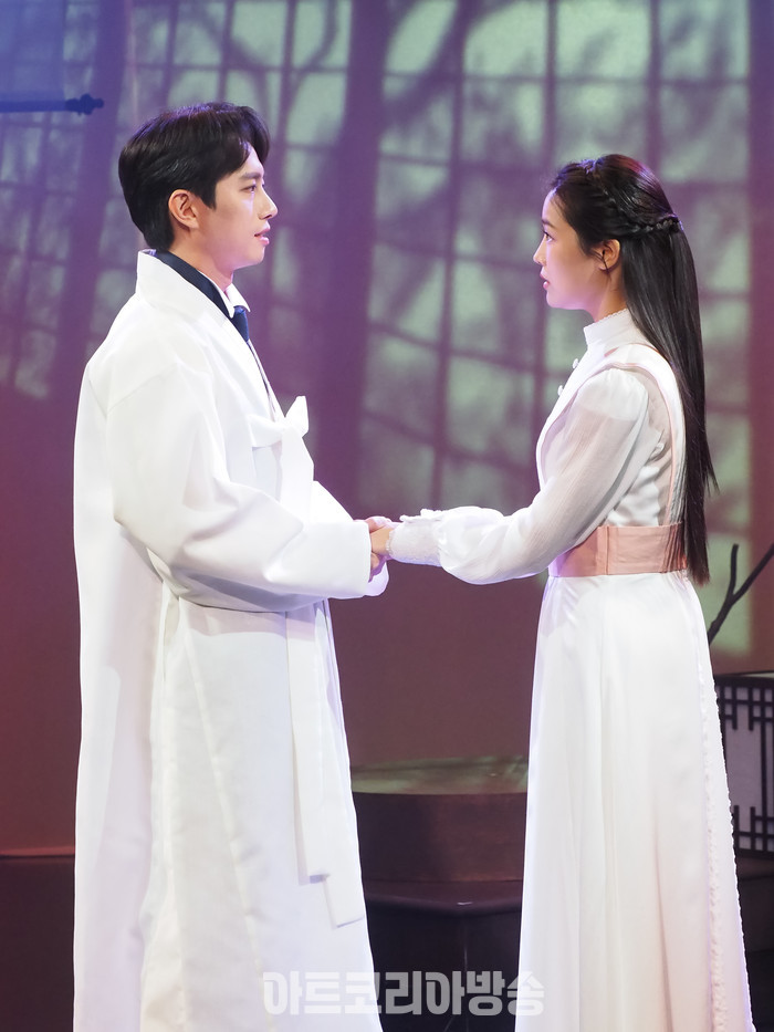 ​창작 뮤지컬 '리진: 빛의 여인' 프레스콜(리진 역 서이빈, 콜랭 역 김이삭) 2023.12.06 사진 ⓒ아트코리아방송 이용선 기자​