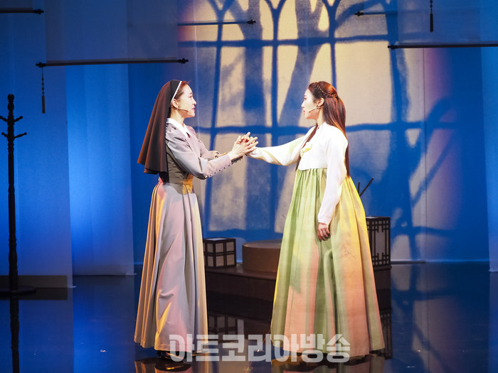 ​창작 뮤지컬 '리진: 빛의 여인' 프레스콜(리진 역 전해주, 에스텔 역 홍륜희) 2023.12.06 사진 ⓒ아트코리아방송 이용선 기자​