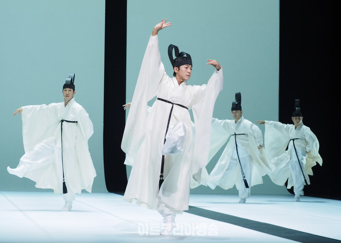 국립무용단 '묵향' 전막 프레스콜. 2023.12.13 사진 ⓒ아트코리아방송 이용선 기자​