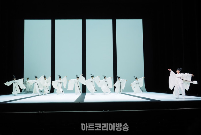 국립무용단 '묵향' 전막 프레스콜. 2023.12.13 사진 ⓒ아트코리아방송 이용선 기자​