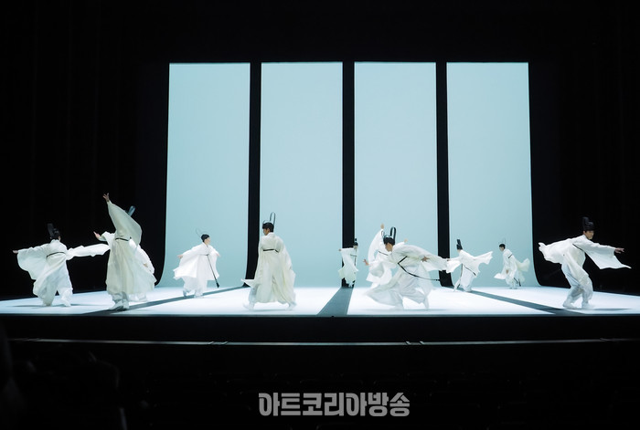 국립무용단 '묵향' 전막 프레스콜. 2023.12.13 사진 ⓒ아트코리아방송 이용선 기자​