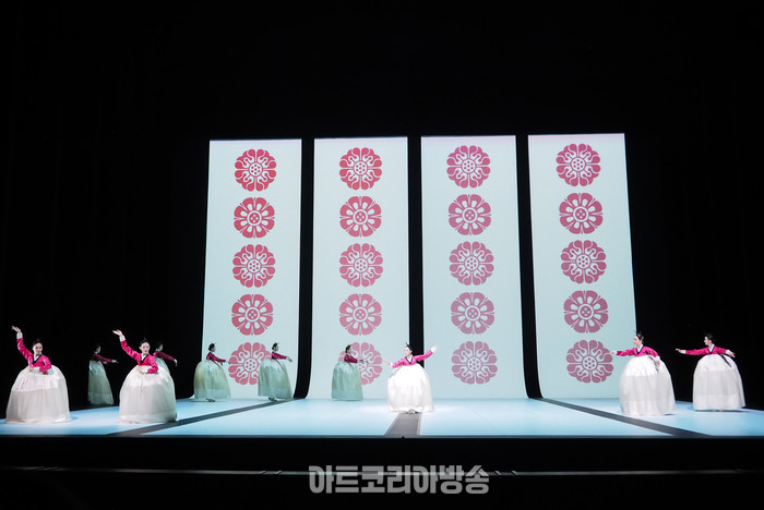 국립무용단 '묵향' 전막 프레스콜. 2023.12.13 사진 ⓒ아트코리아방송 이용선 기자​